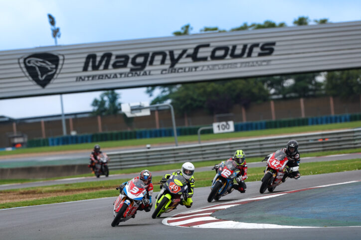 ASSISTEZ AU CHAMPIONNAT DU MONDE FIM JUNIORGP™À MAGNY-COURS (58) LES 5 & 6 JUILLET PROCHAINS ASSISTEZ AU CHAMPIONNAT DU MONDE FIM JUNIORGP™À MAGNY-COURS (58) LES 5 & 6 JUILLET PROCHAINS